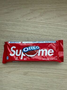 Oreo Supreme Red Chocolate Sandwich Cookies